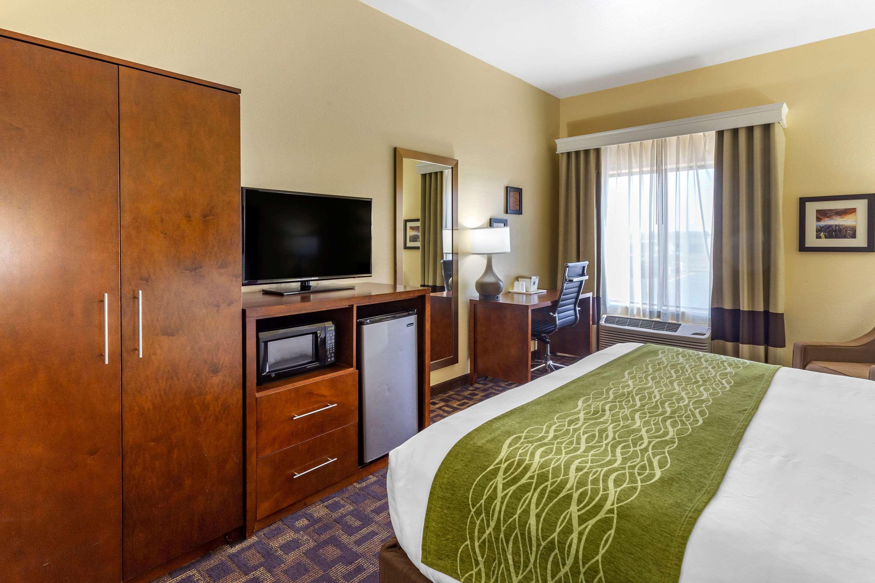 Comfort Inn & Suites North Aurora - Naperville Exterior photo