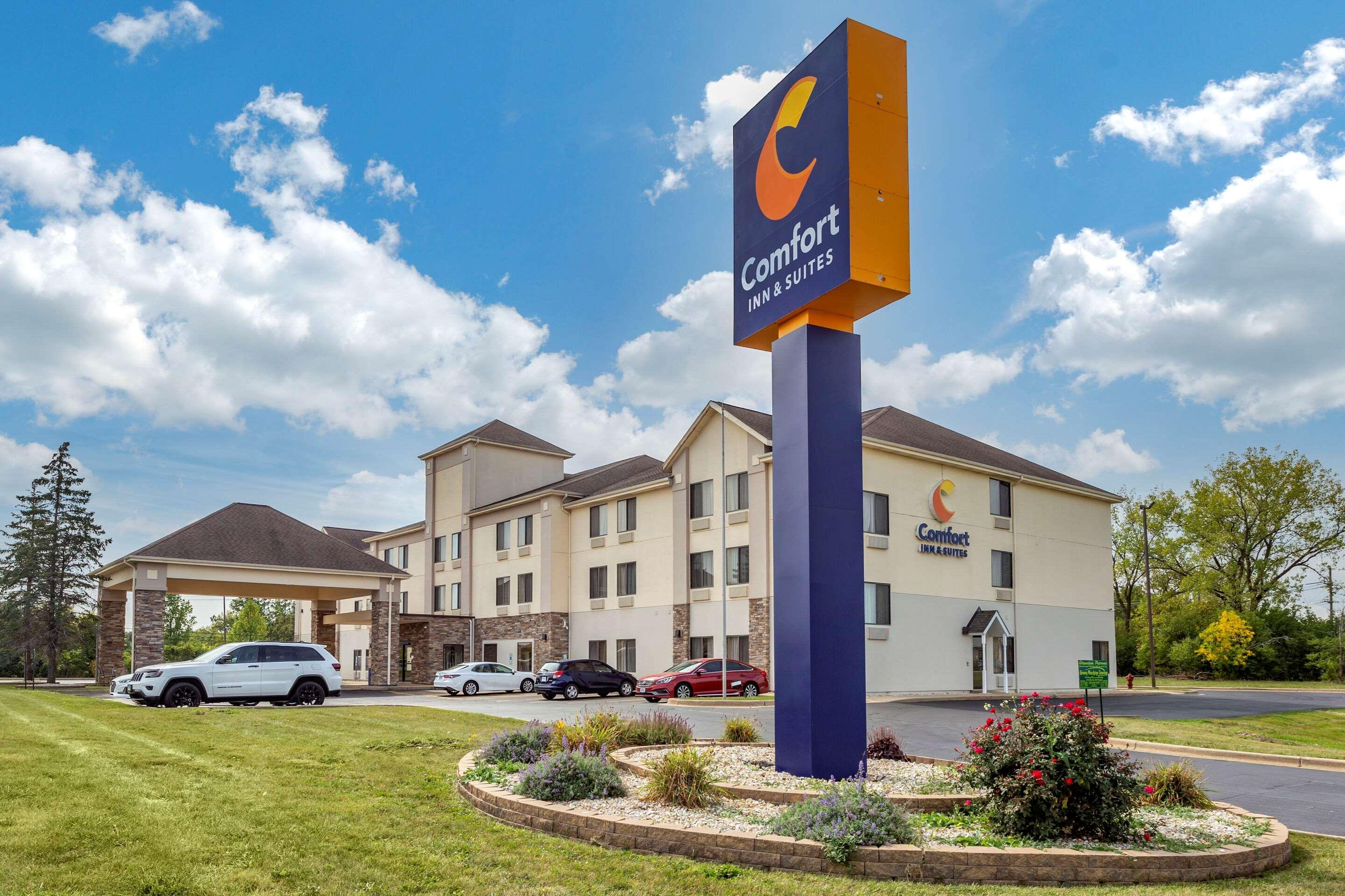 Comfort Inn & Suites North Aurora - Naperville Exterior photo