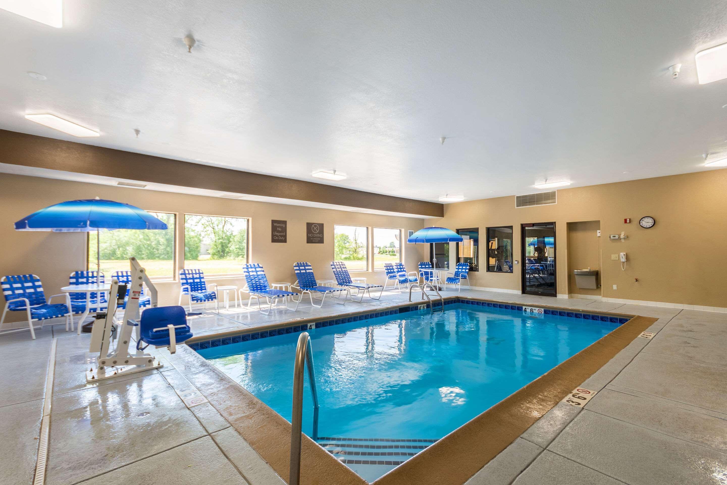 Comfort Inn & Suites North Aurora - Naperville Exterior photo