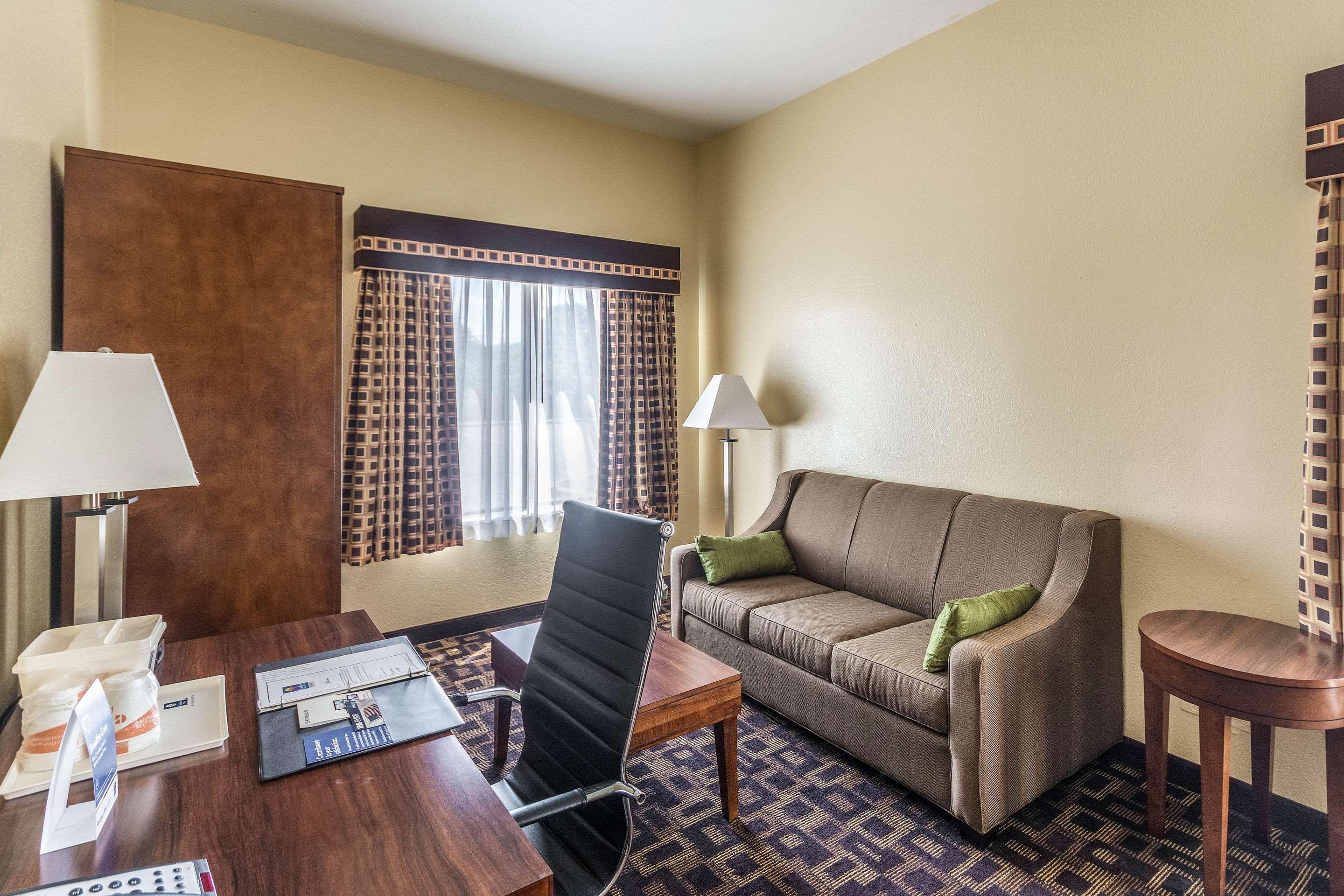 Comfort Inn & Suites North Aurora - Naperville Exterior photo